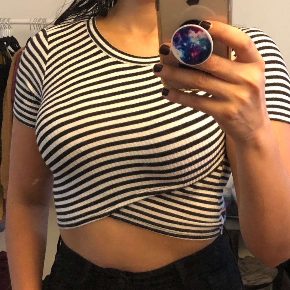 Simons Crop top